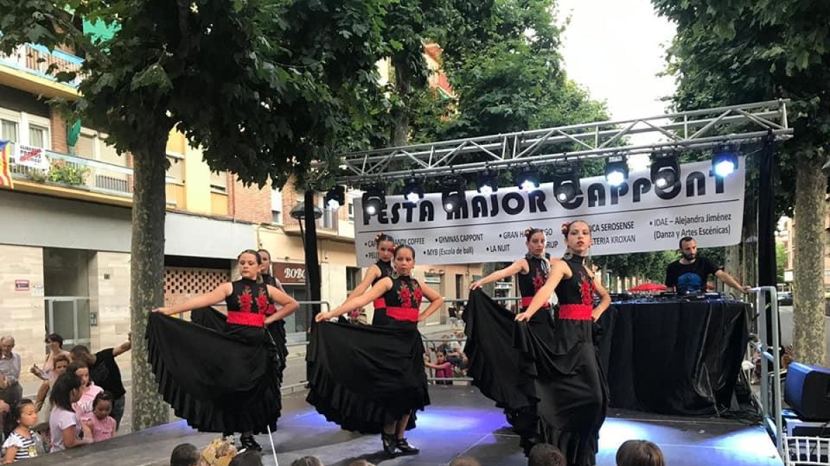 Uno de los eventos más esperados en las fiestas de Cappont fueron las actuaciones musicales.