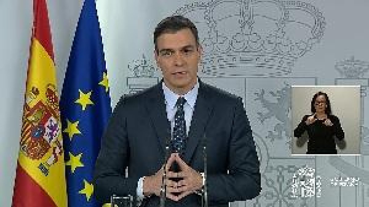 La Moncloa restringe los viajes aéreos, interviene las residencias de personas mayores privadas y amplía la actuación del ejército