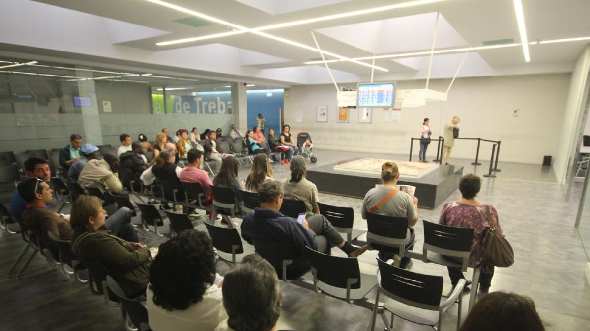 Sala de espera del Servei d’Ocupació de Catalunya en Lleida.