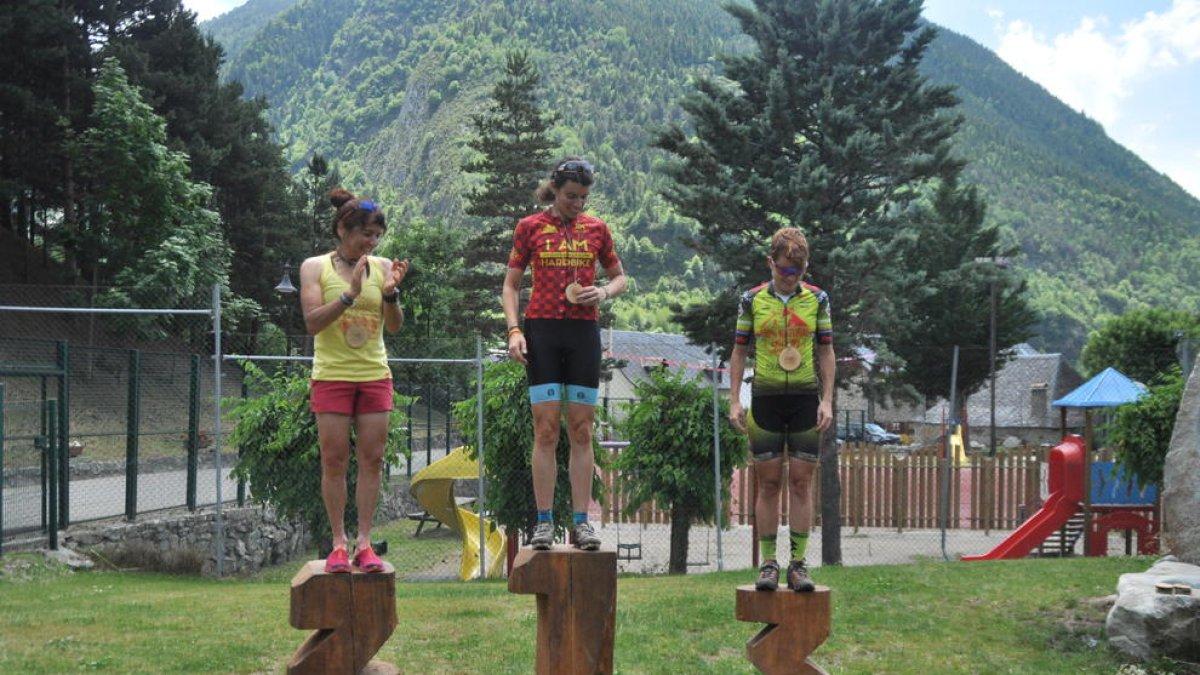 El podi femení provisional, amb Ada Xinxó com a líder, seguida de Marta Riba i Inés Rodríguez.