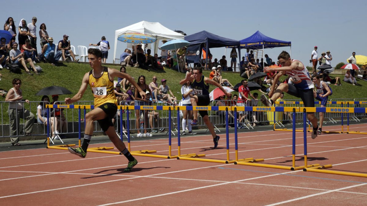 La jornada d’ahir, reservada a la categoria sub-16, va reunir prop de mig miler d’atletes de tot Catalunya a les Basses.