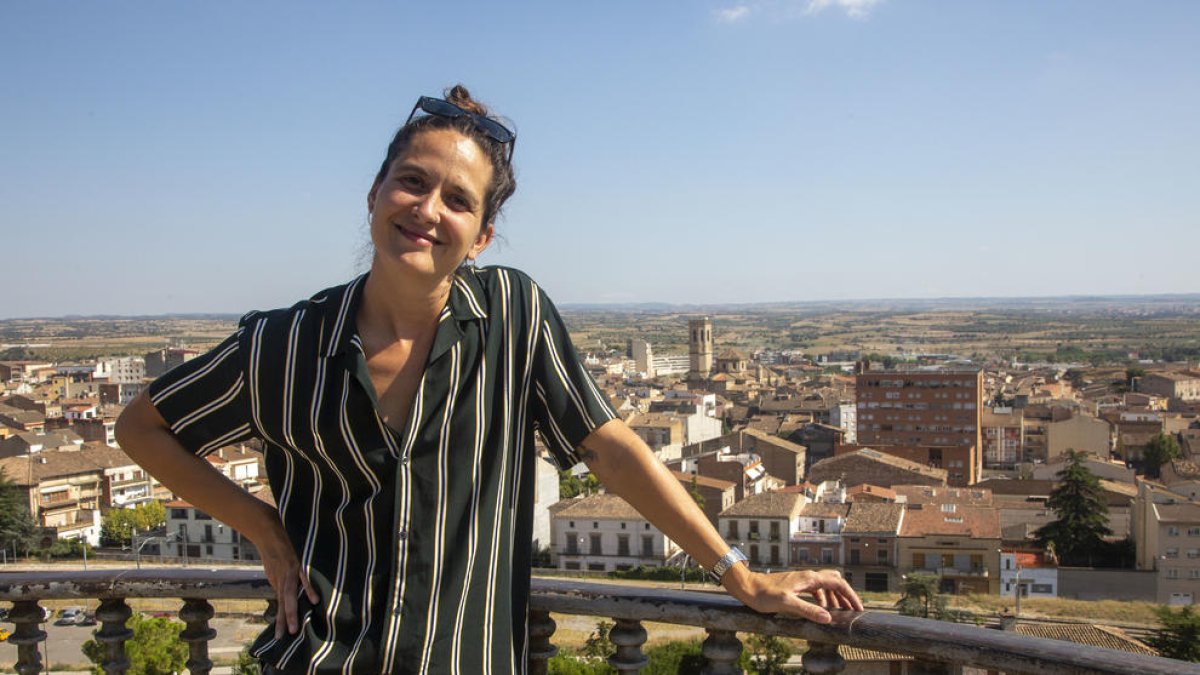 La directora artística de FiraTàrrega, Anna Giribet, al Parc de Sant Eloi dimecres passat.