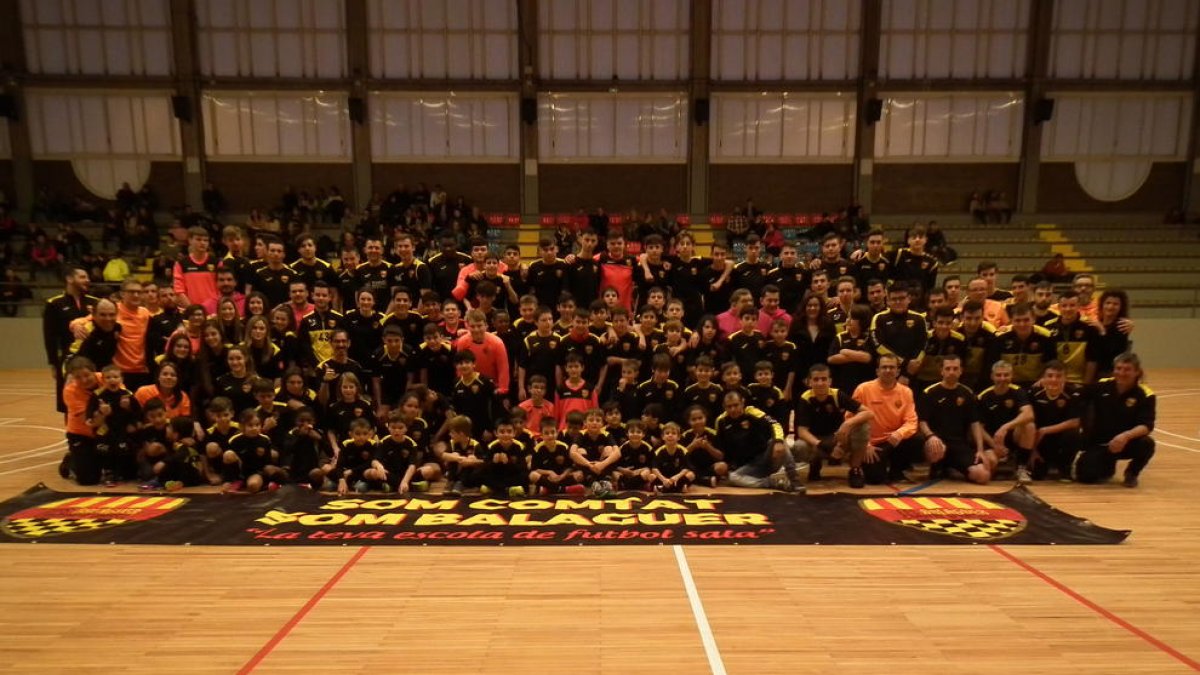 La escuela del Futbol Sala Comtat d’Urgell de Balaguer presenta a sus 140 jugadores