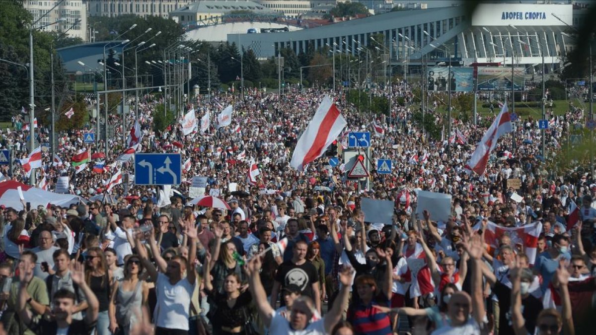 La marxa opositora per la pau convocada a Minsk.
