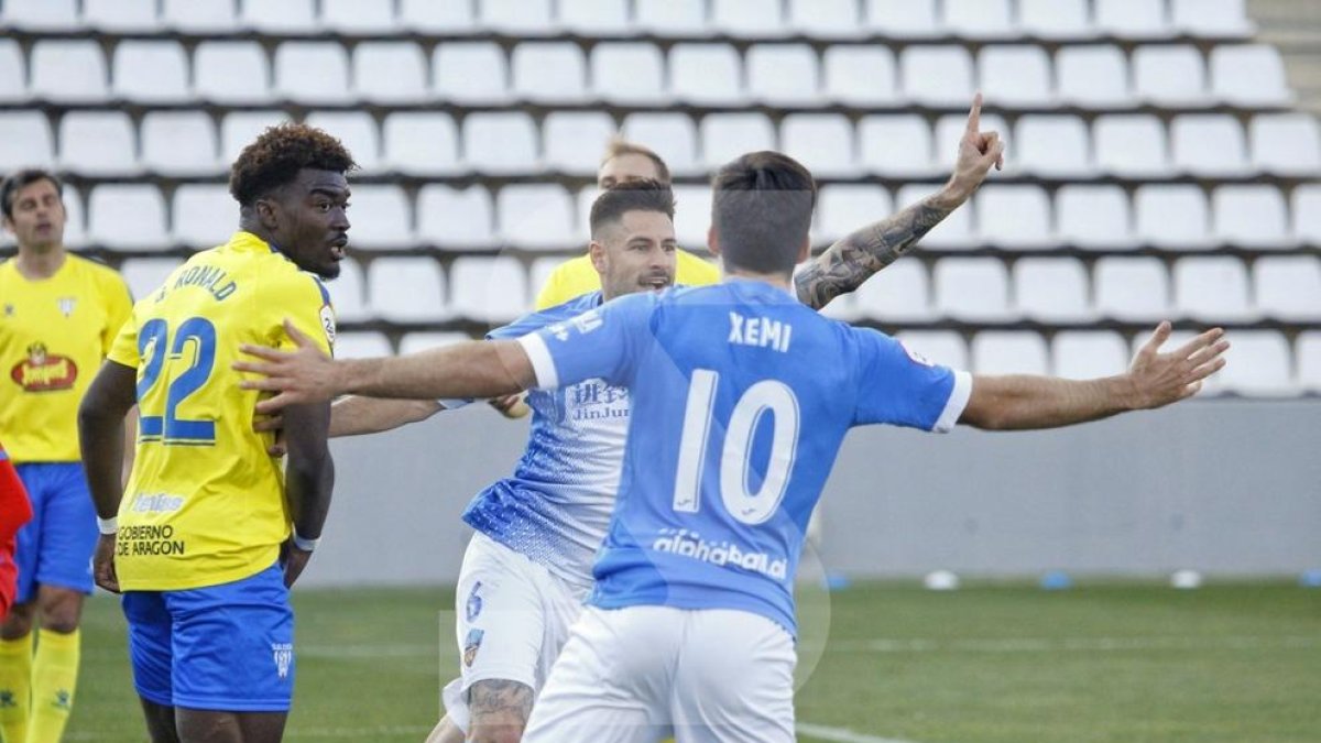 Plácida victoria del Lleida ante el Ejea (2-0) que le acerca al play off