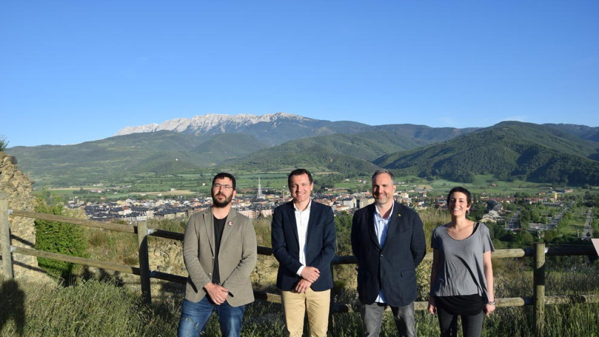 Viaplana (ERC), Ordeig (CxLS), Fàbrega (JxLS) i Antona (CUP), els quatre partits amb representació actualment a la Seu.