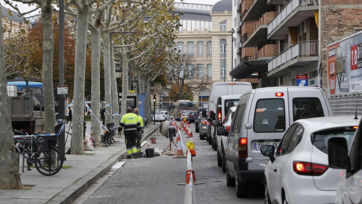 Atascos por obras en Rambla Ferran