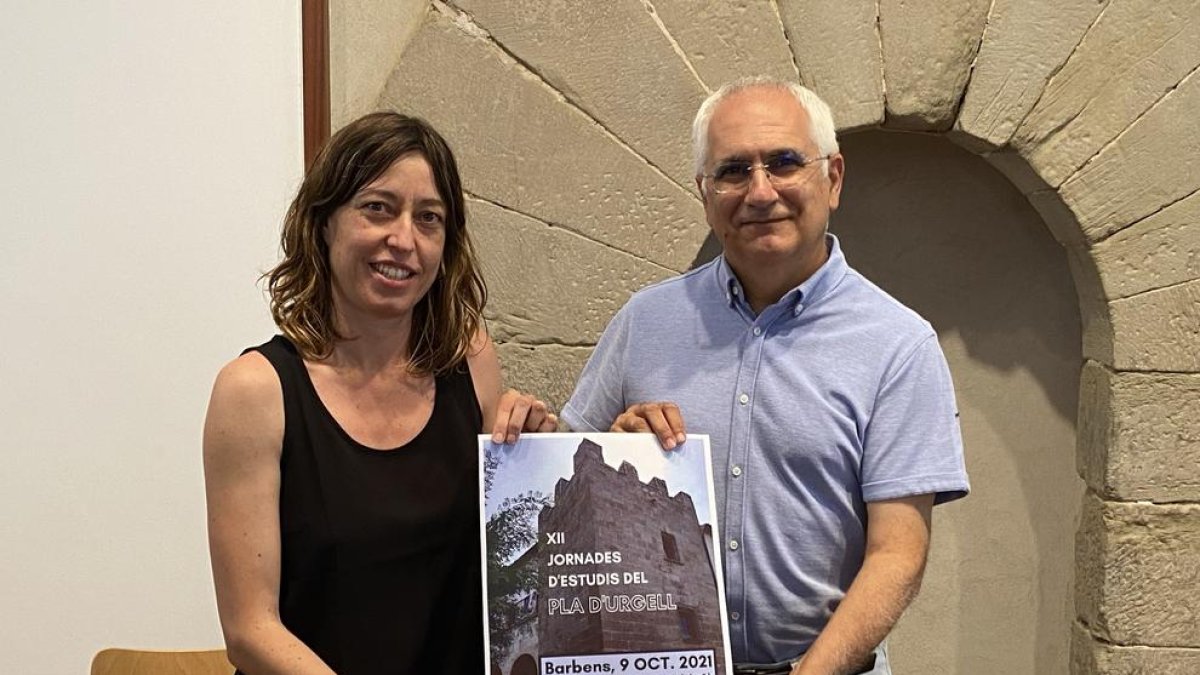 Ibós y Suau, ayer en el ayuntamiento de Barbens.