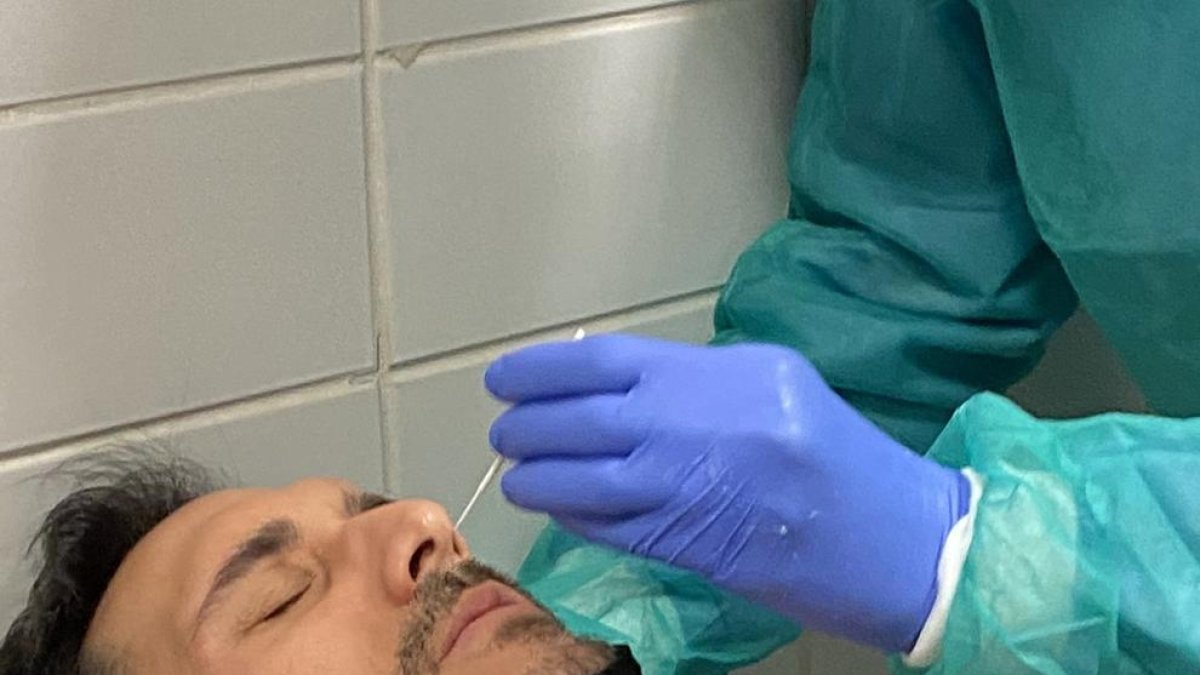 El capitán Miki Feliu durante el test previo al encuentro.