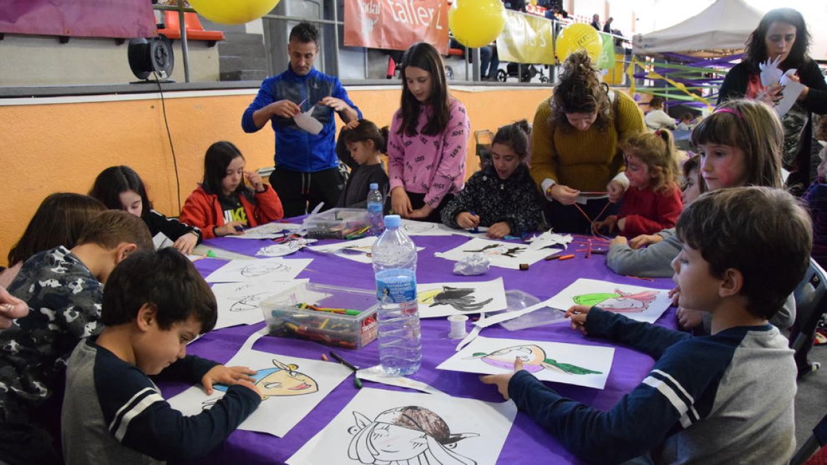 La Seu d’Urgell - El Parc de Nadal de la capital de l’Alt Urgell també va obrir ahir les portes amb algunes novetats en aquesta edició com un espai de lectura en família i un photocall real.