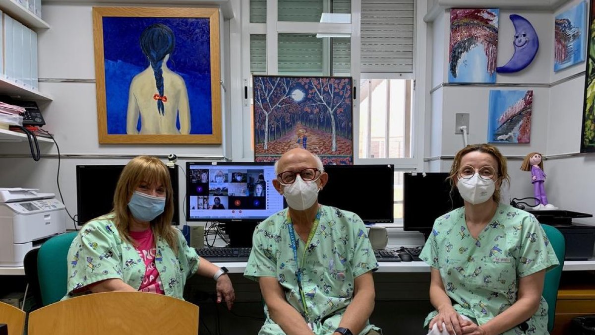Los doctores Toñy Castillo, Eduard Solé y Alba Gairí.