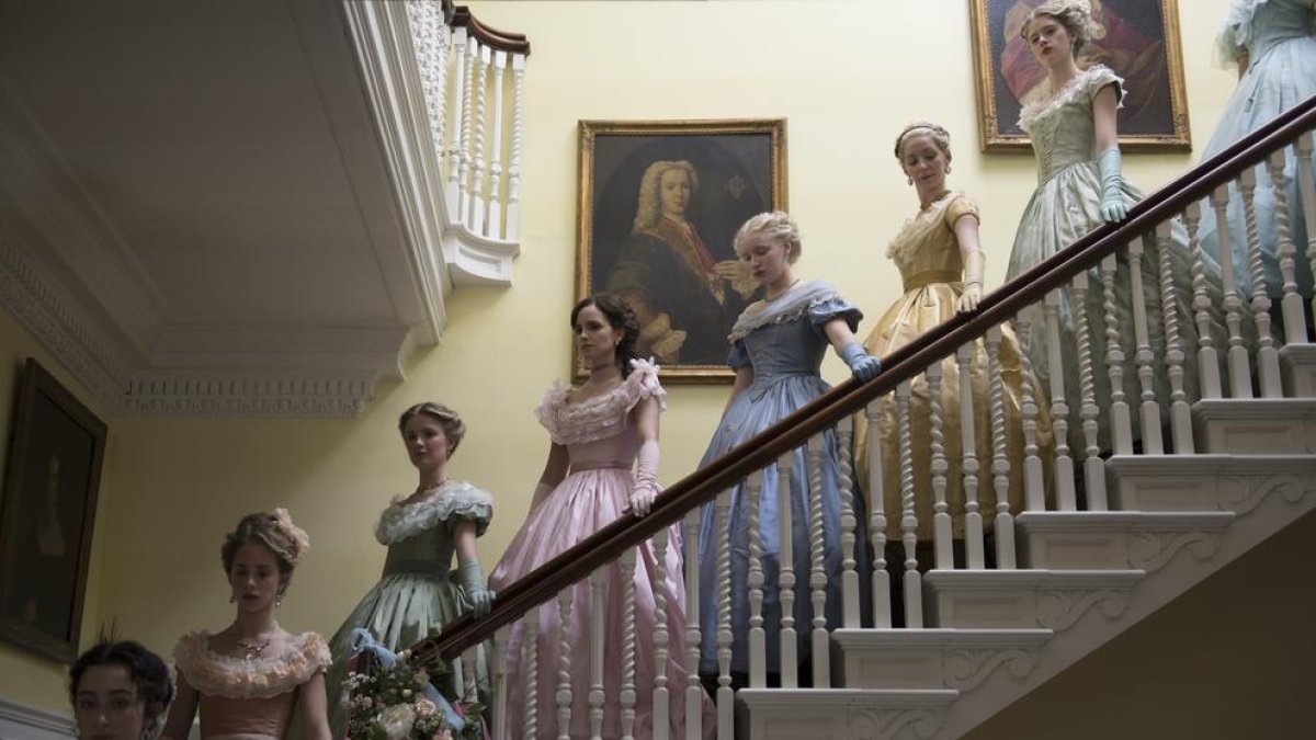 Alguns dels vestits dissenyats per Jacqueline Durran per a aquesta nova versió de la pel·lícula.