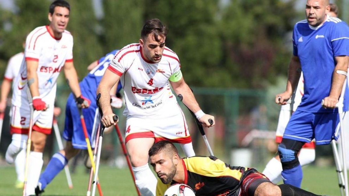Un partido de la selección española de fútbol para amputados.