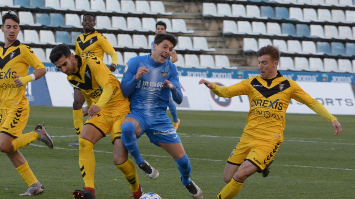 El Lleida se coloca segundo tras ganar al Badalona (1-0)