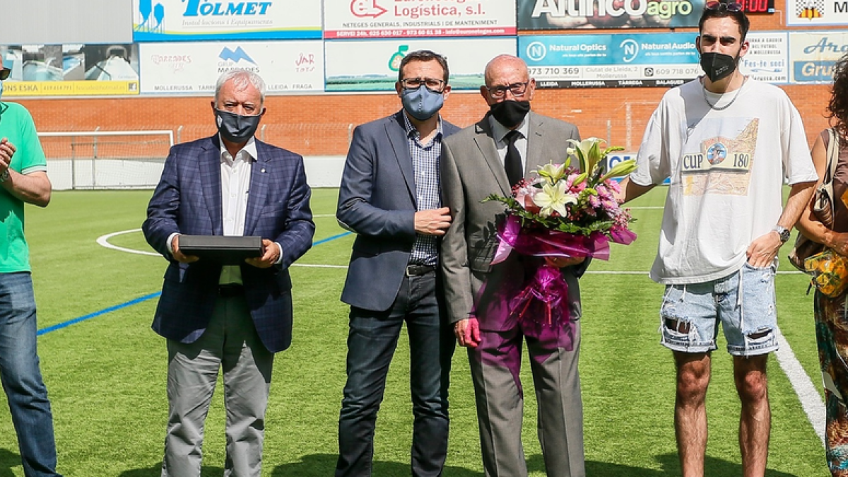Acto emotivo - Al acto asistieron, además de sus familiares, el alcalde de Mollerussa, Marc Solsona; el vicepresidente primero de la Federación Catalana Josep Llaó; el delegado federativo en Lleida y hermano del fallecido, Josep Maria Espasa; ...