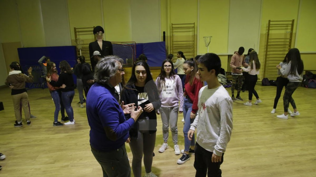 Teatro escolar como homenaje a las víctimas del Holocausto