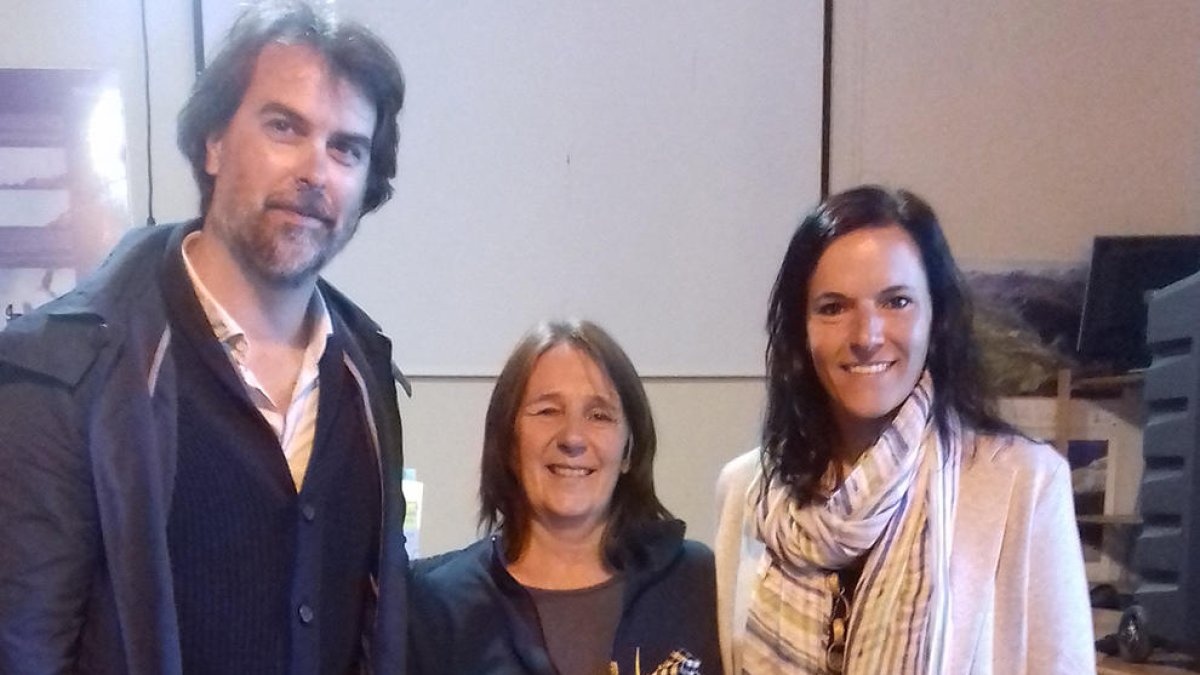 Suzette Böringer (centre), amb el premi Trementinaire d’Honor.