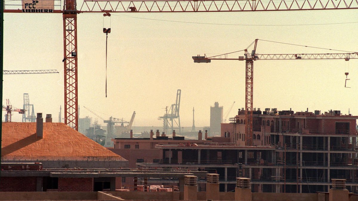 Imagen de archivo de edificaciones de viviendas.