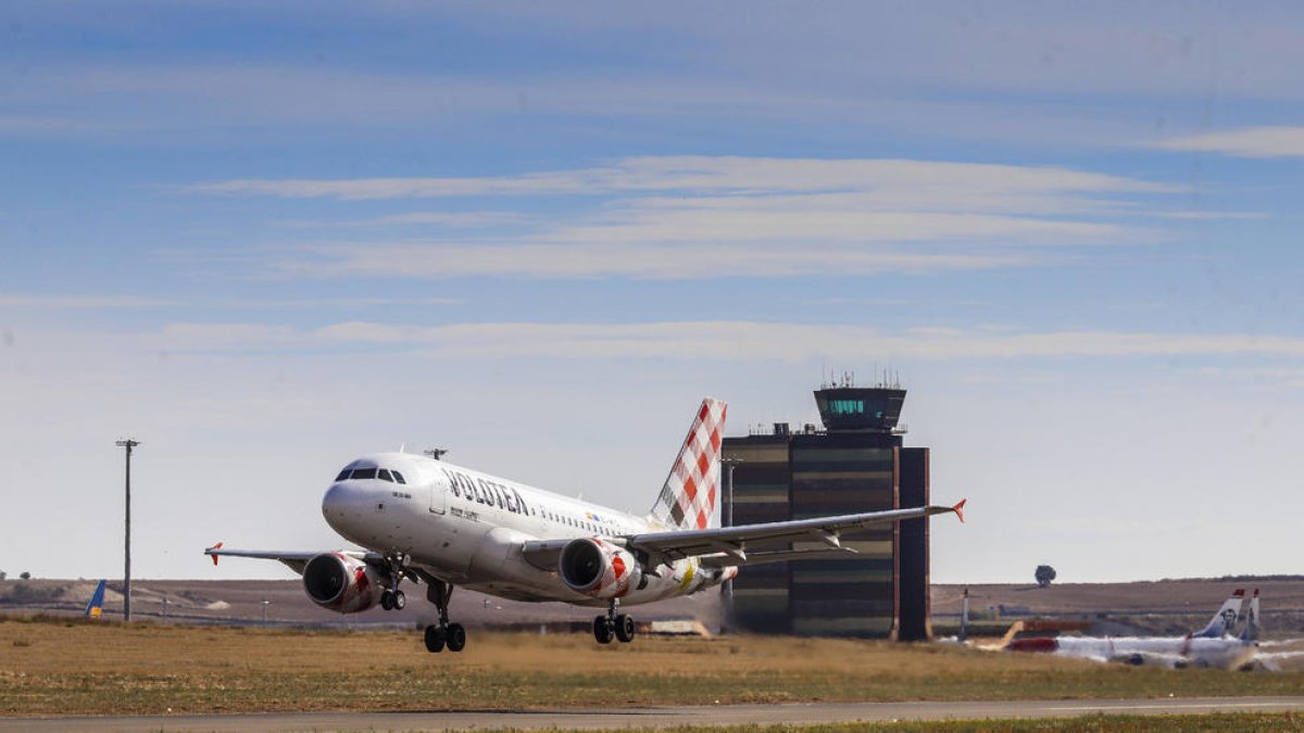 Vols de pràctiques per a la formació de pilots de Volotea.