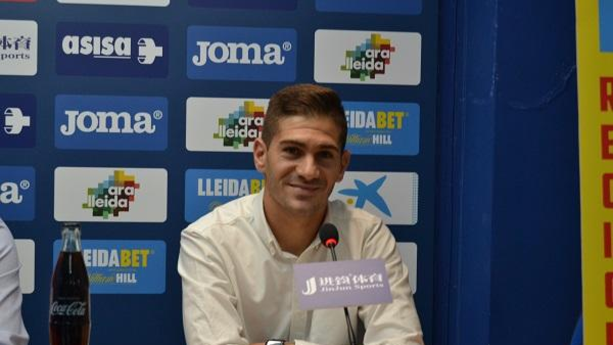 Raúl Fuster: “Mai hagués imaginat que darrere d'un equip de futbol
hi hauria tanta feina”