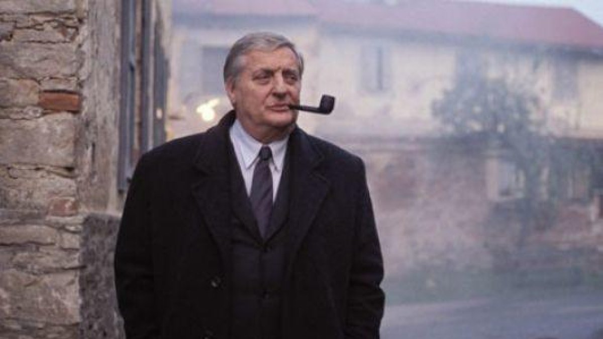 Bruno Cremer como Maigret.