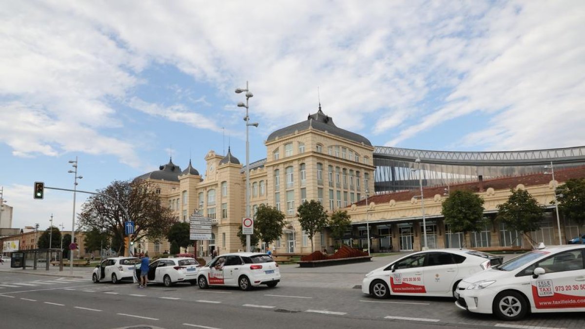 La nueva terminal estará al lado de la estación de trenes.