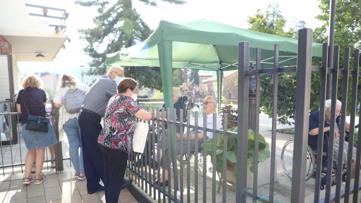 Imagen de hace una semana de visitas en un centro de La Pobla.