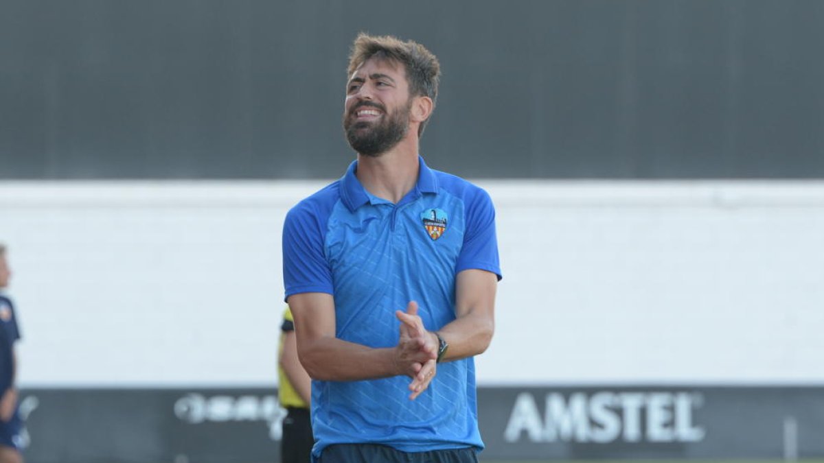 Molo, fent un gest diumenge passat al camp del València Mestalla.
