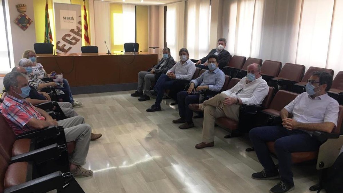 Reunió de Gavín amb els alcaldes del Segrià.