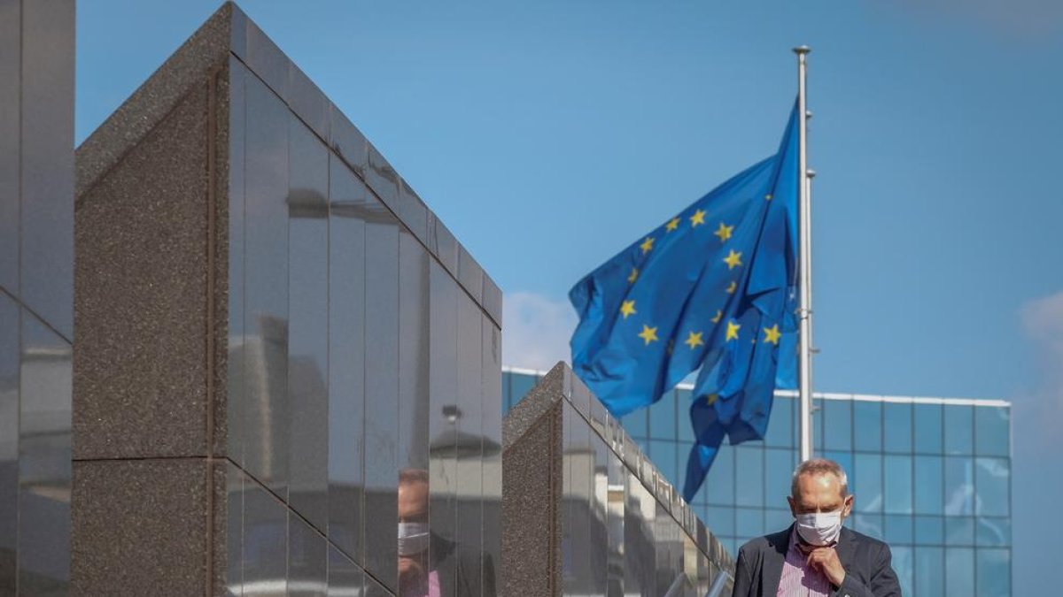 Bruselas propone un fondo de 750.000 millones de euros para relanzar la economía después de la crisis por el covid-19