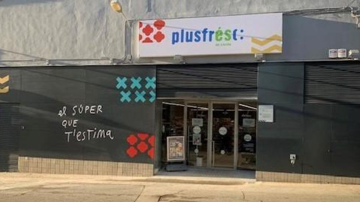 Inauguran una nueva tienda Plusfresc en un pueblo del Segrià
