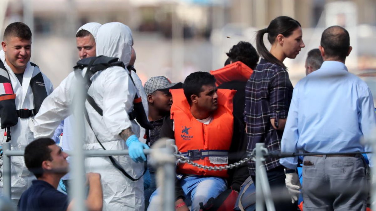 Open Arms rescata a otro centenar de inmigrantes en el Mediterráneo