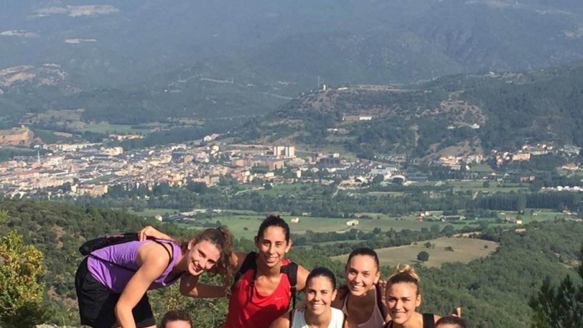 Part de la plantilla va fer una excursió per la ruta Tallafocs.