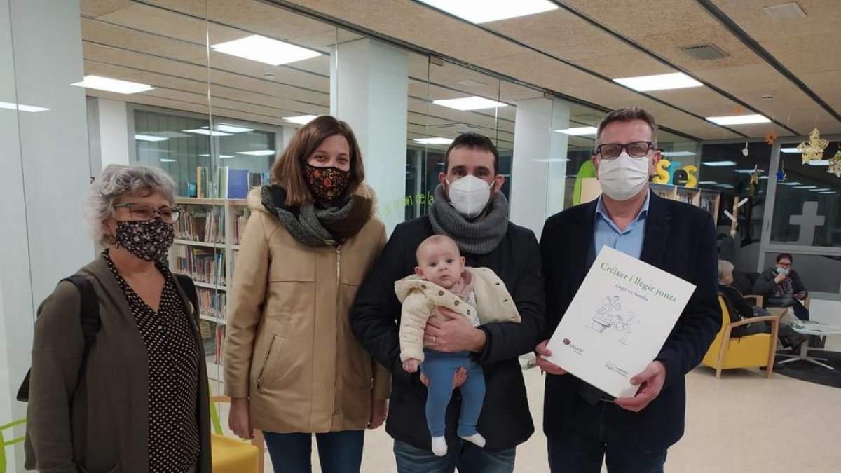 Una de las familias que ha recibido el regalo.