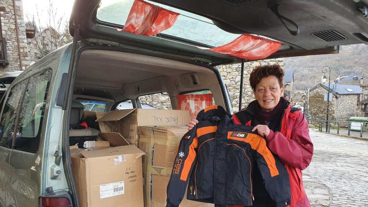La ropa de nieve que se enviará a los refugiados.