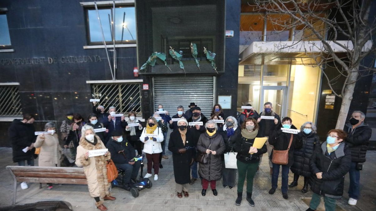 Denunciants el gener passat a la seu de Benestar Social.