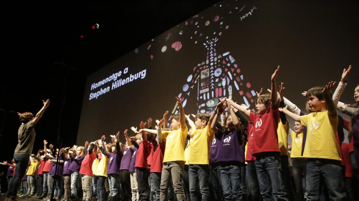 Un centenar de nens i nenes de l’Orfeó Lleidatà van posar veu ahir a la clausura d’Animac al Teatre de la Llotja.