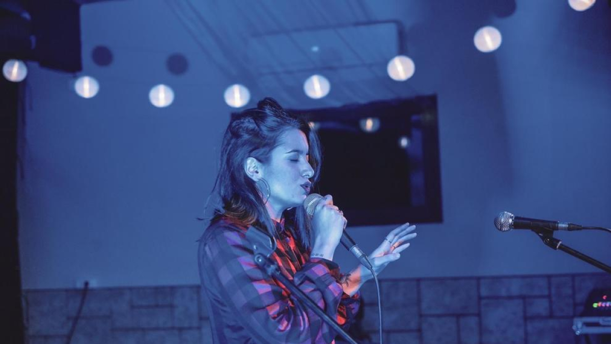 Anne Marz ha escrito y compuesto su primera canción, ‘Mujeres’.