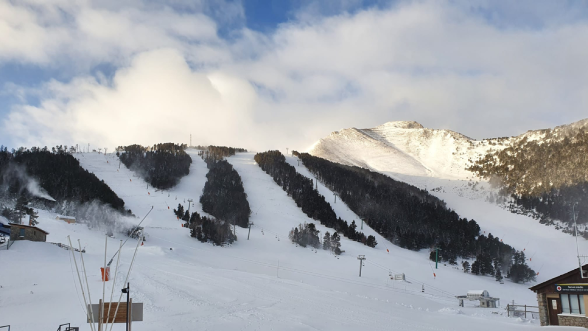 Espot se sumarà avui a Baqueira, Port Ainé i Boí Taüll i obrirà els cinc remuntadors.