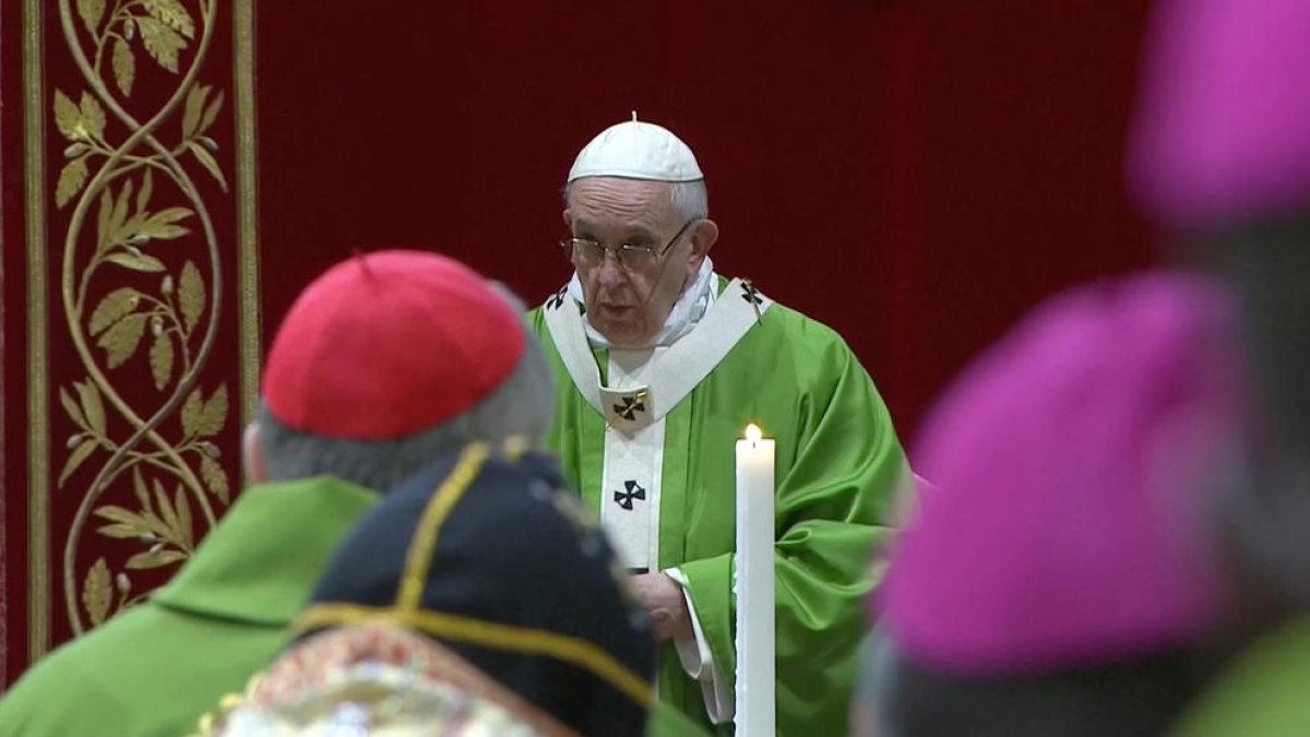 El papa Francisco durante la eucaristía posterior a la reunión contra los abusos sexuales en la Iglesia.