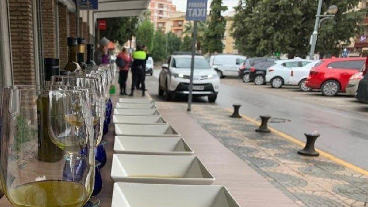 Aceite preparado para una cata pública y para informar a los consumidores de las diferentes calidades.