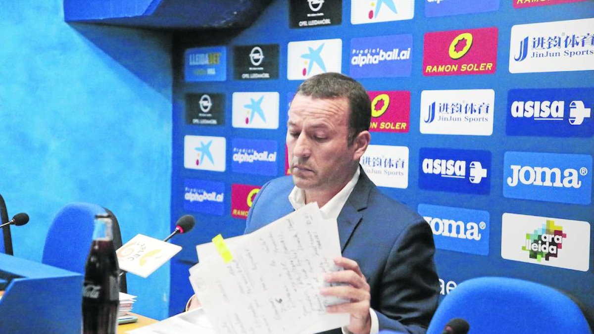 Albert Esteve, presidente del Lleida Esportiu, en una comparecencia ante la prensa.