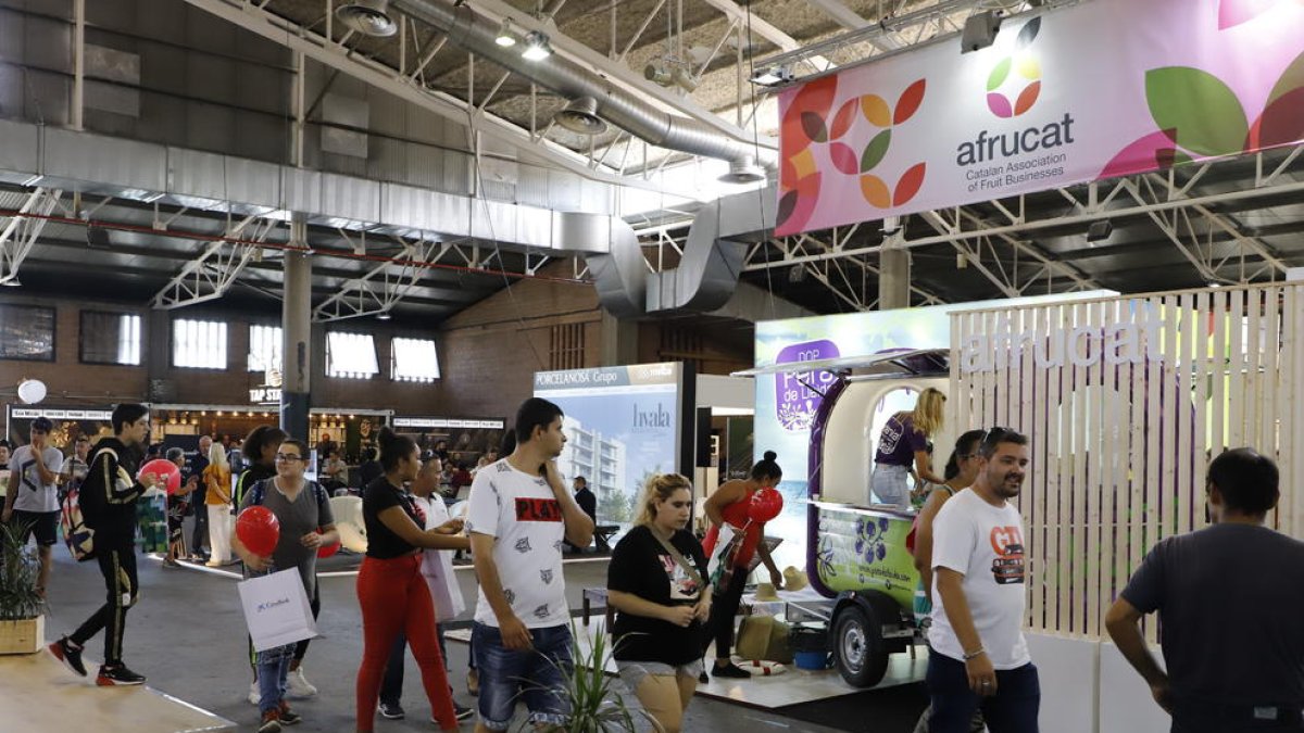 El estand de Afrucat en la Fira de Sant Miquel.