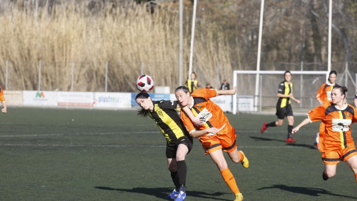Una jugada del partit d’ahir entre el Pardinyes i el Sant Pere Pescador.