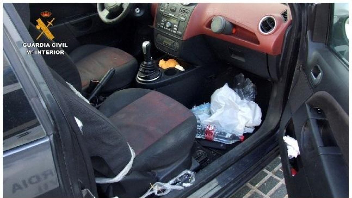 Imatge de la Guàrdia Civil del vehicle dels detinguts.