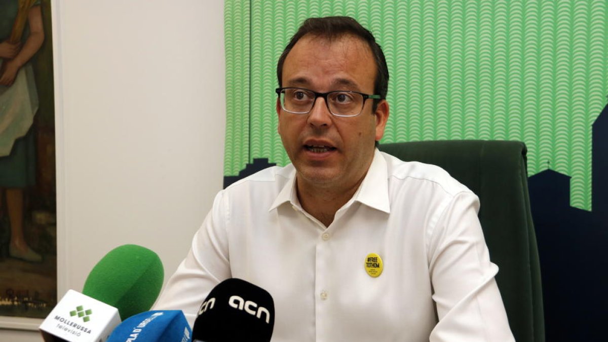 L'alcalde de Mollerussa, Marc Solsona, en roda de premsa aquest dimarts.