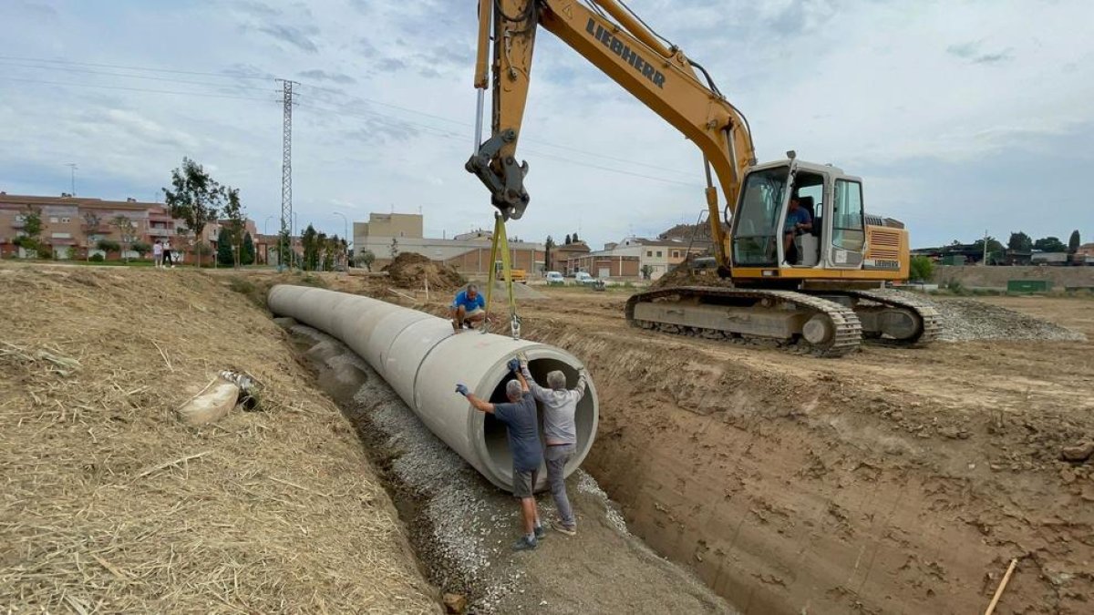 Los primeros metros del nuevo colector en la zona de l’Era del Comte en Almacelles.