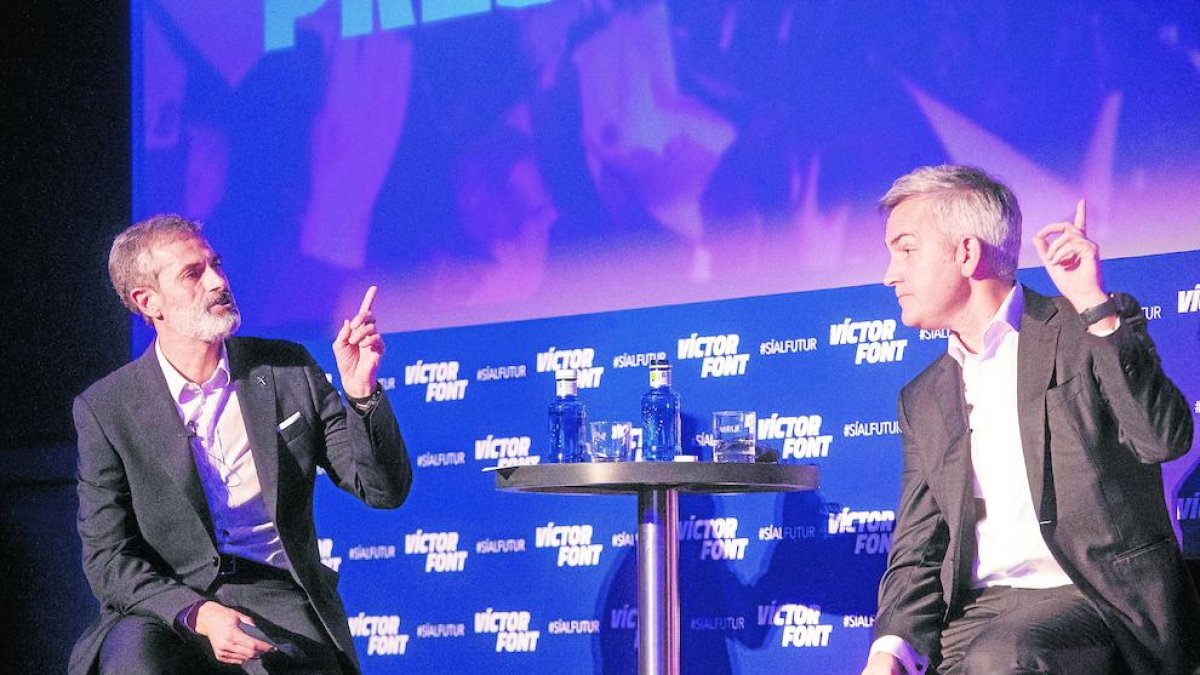 Víctor Font, a la derecha, ayer con Juli López.