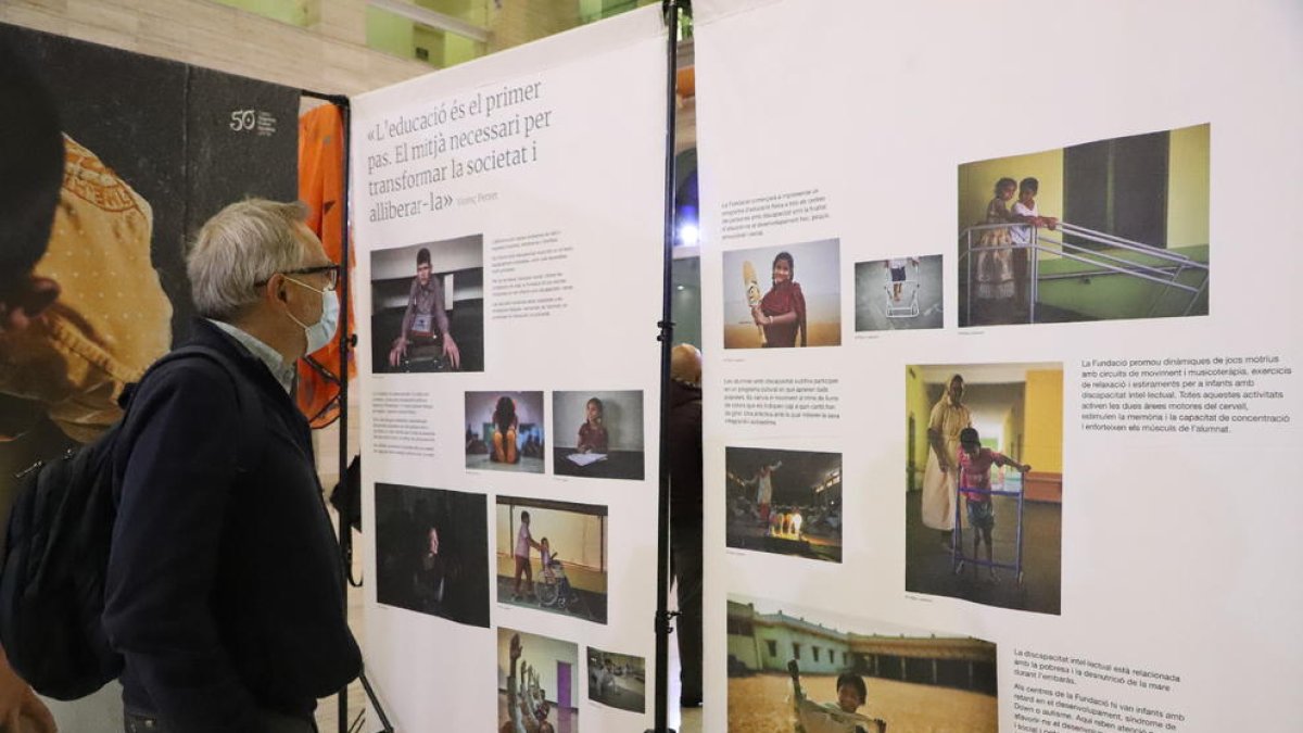 La Biblioteca Pública de Lleida acogió ayer la inauguración de esta muestra fotográfica.