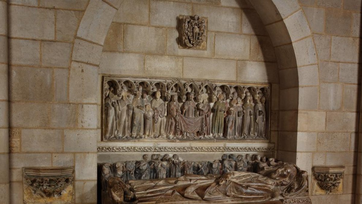 Sepulcro de Àlvar II, vizconde de Àger y hermano del conde Ermengol X, en The Cloisters de Nueva York.